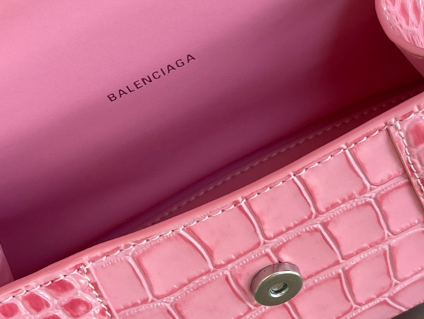 Ba*len*cia*ga hourglass