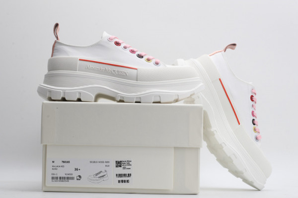 ale*d*r M*Q*en tread slick lace up