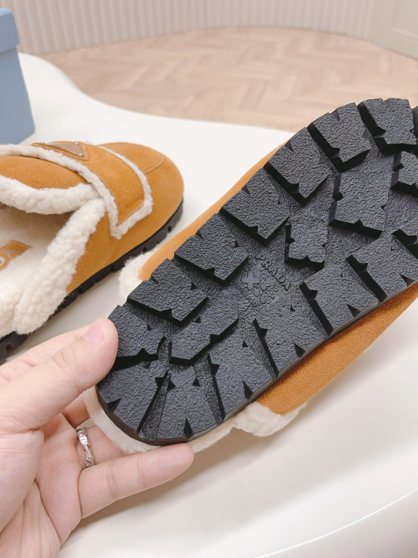 Pra*a shearling slippers