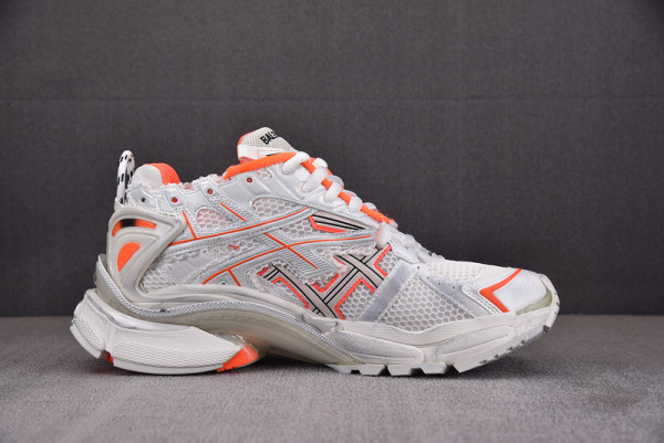 Ba*len*cia*ga runner