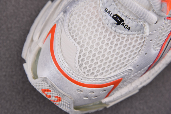 Ba*len*cia*ga runner