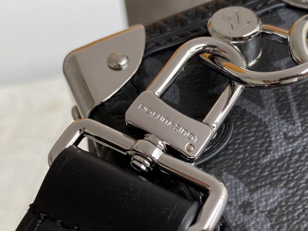 l0*is V*t0n side trunk mm