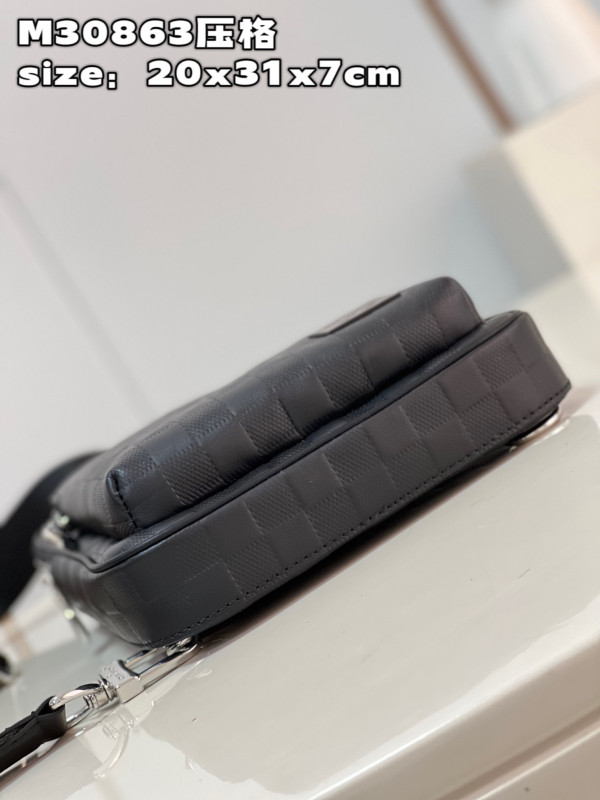 l0*is V*t0n avenue slingbag nm