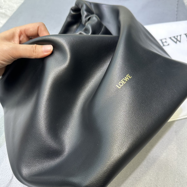 Lowee Small Squeeze bag in nappa lambskin-24*29*10.5cm