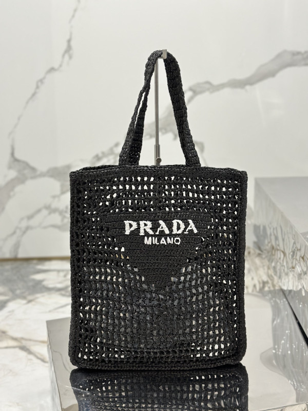 Pra*a crochet tote bag