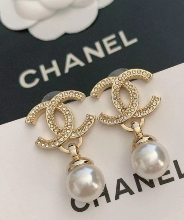 CL EARRINGS