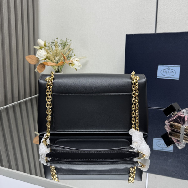 Pra*a doux medium leather shoulder bag-29*16*9.5cm