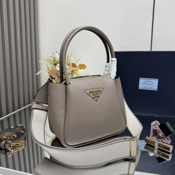 Pra*a small leather bag - 23*21*10cm