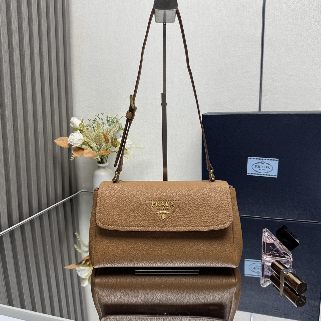 Pra*a small leather shoulder bag-26*14*9.5cm